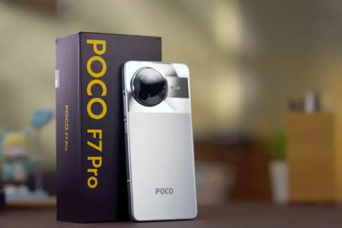 Harga poco f7